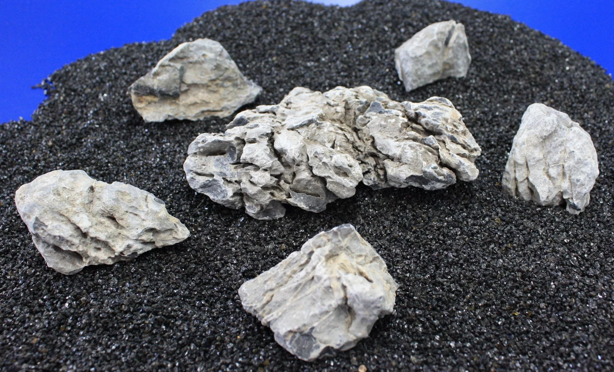 Nano Stone "Mini-Landschaft" - Set Mit 5 Bis 7 Steinen / Japanischer Seiryu Rock 1 Nano Stone "Mini-Landschaft" - Set Mit 5 Bis 7 Steinen / Japanischer Seiryu Rock