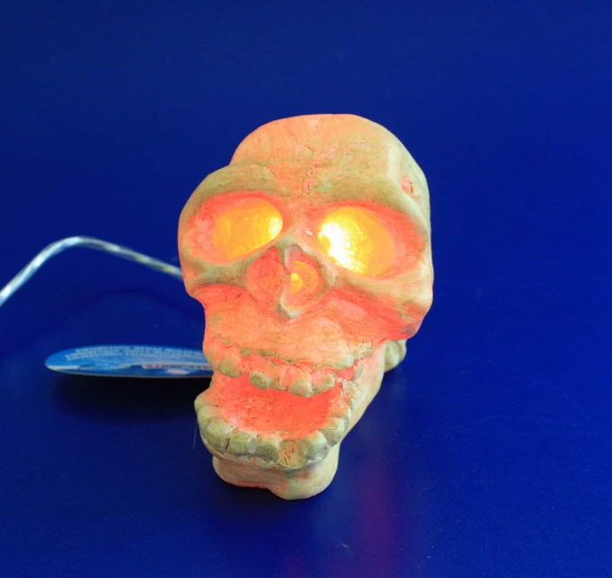 ARCADIA Totenkopf Weiß Mit Einsatz Für LED-Aquarienstrahler 4 ARCADIA Totenkopf Weiß Mit Einsatz Für LED-Aquarienstrahler – Bild 4